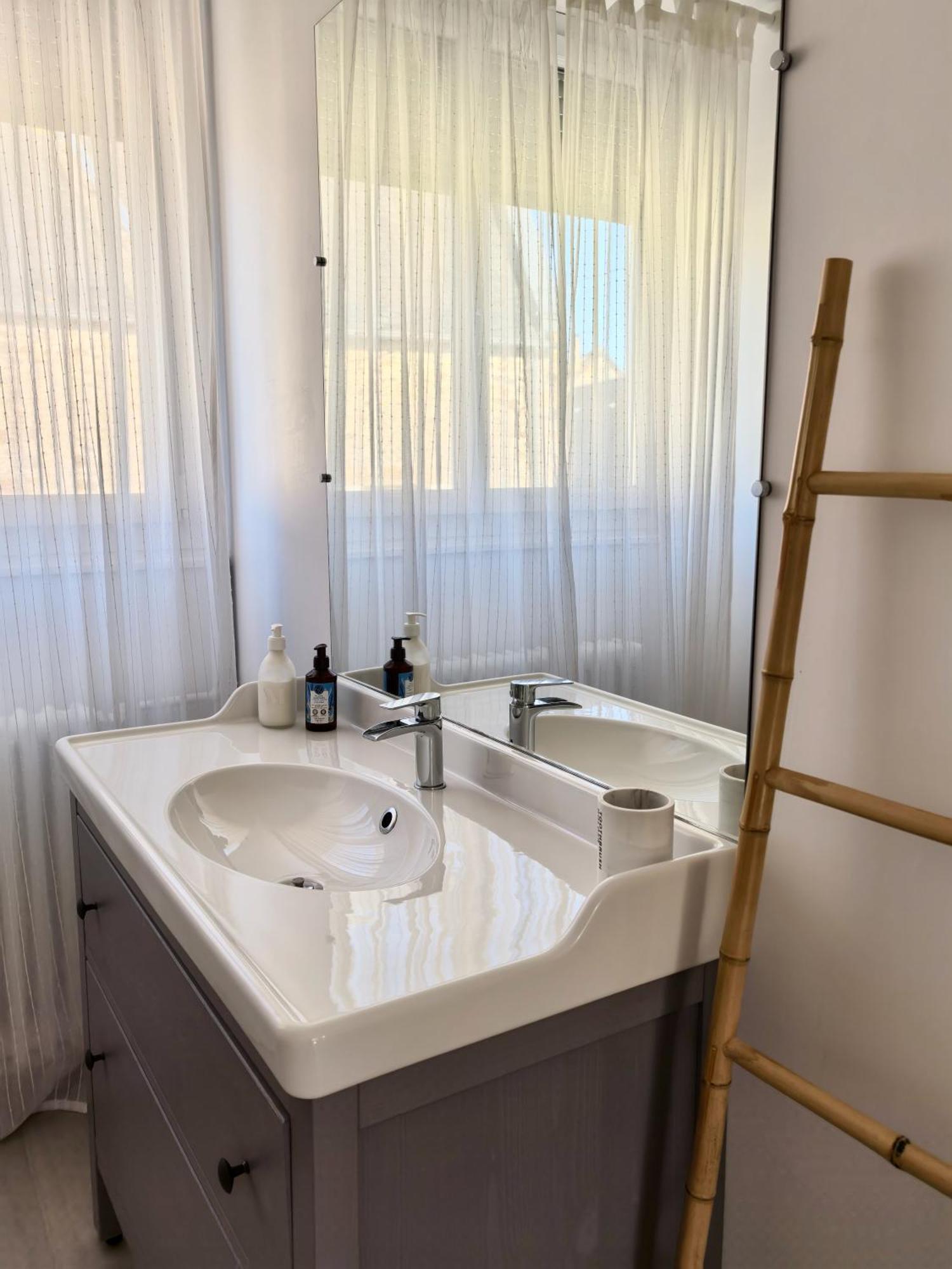 La Triolette, Maison Chaleureuse, Independante Et Refaite A Neuf Dans Le Vieux Coutainville, Tourisme Ou Teletravail Егон-Кутанвил Екстериор снимка
